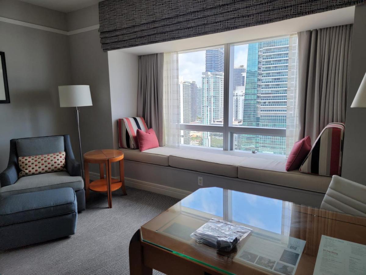 Four Seasons Suite Miami Exterior photo